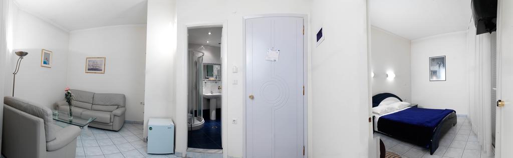 Alex Hotel ตรีโปลิส ภายนอก รูปภาพ